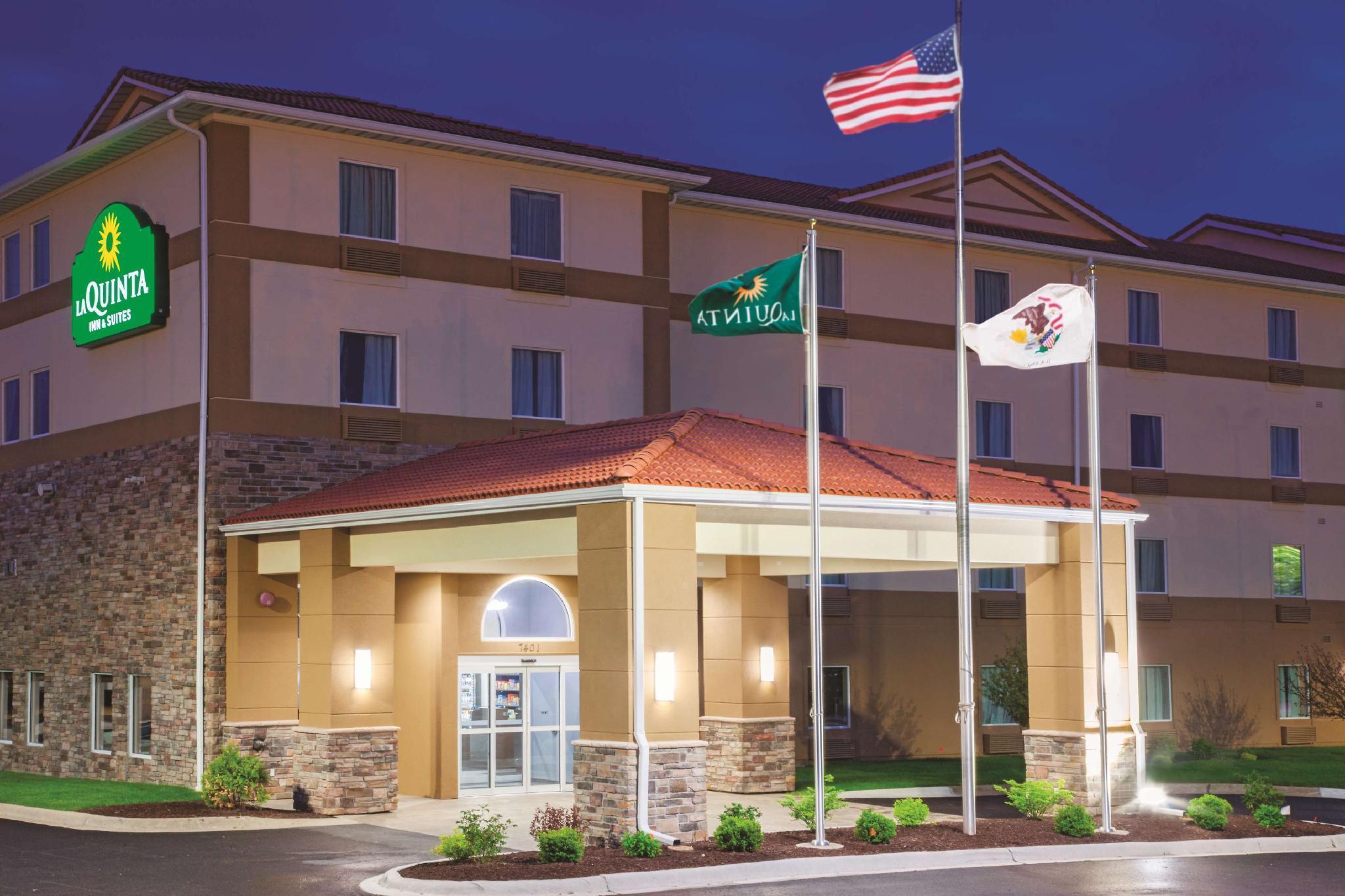 La Quinta By Wyndham Rockford Hotel Exterior photo