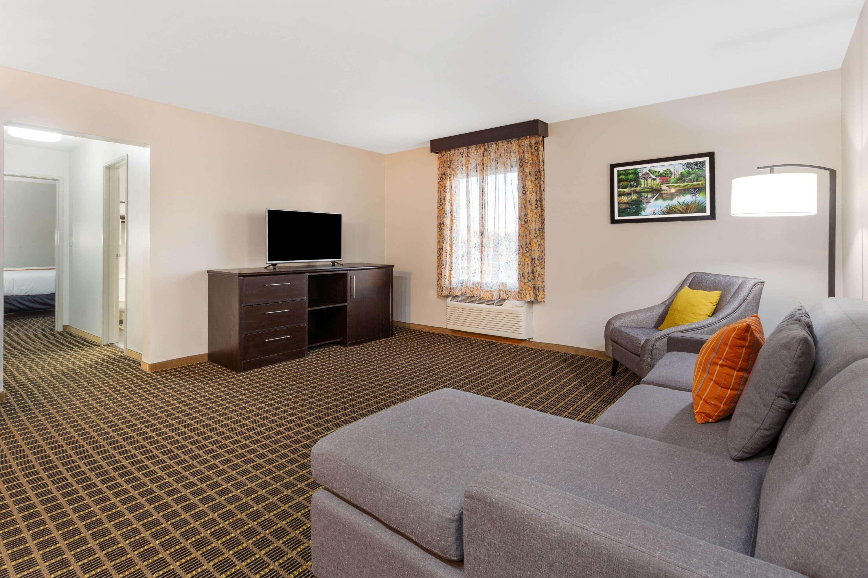 La Quinta By Wyndham Rockford Hotel Exterior photo